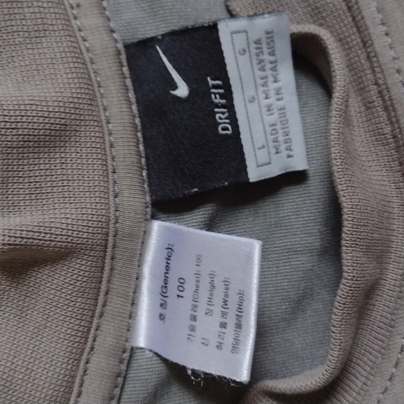 Vintage Nike Barcelona Asia Tour 2004 T-Shirt - Picture 10 of 11